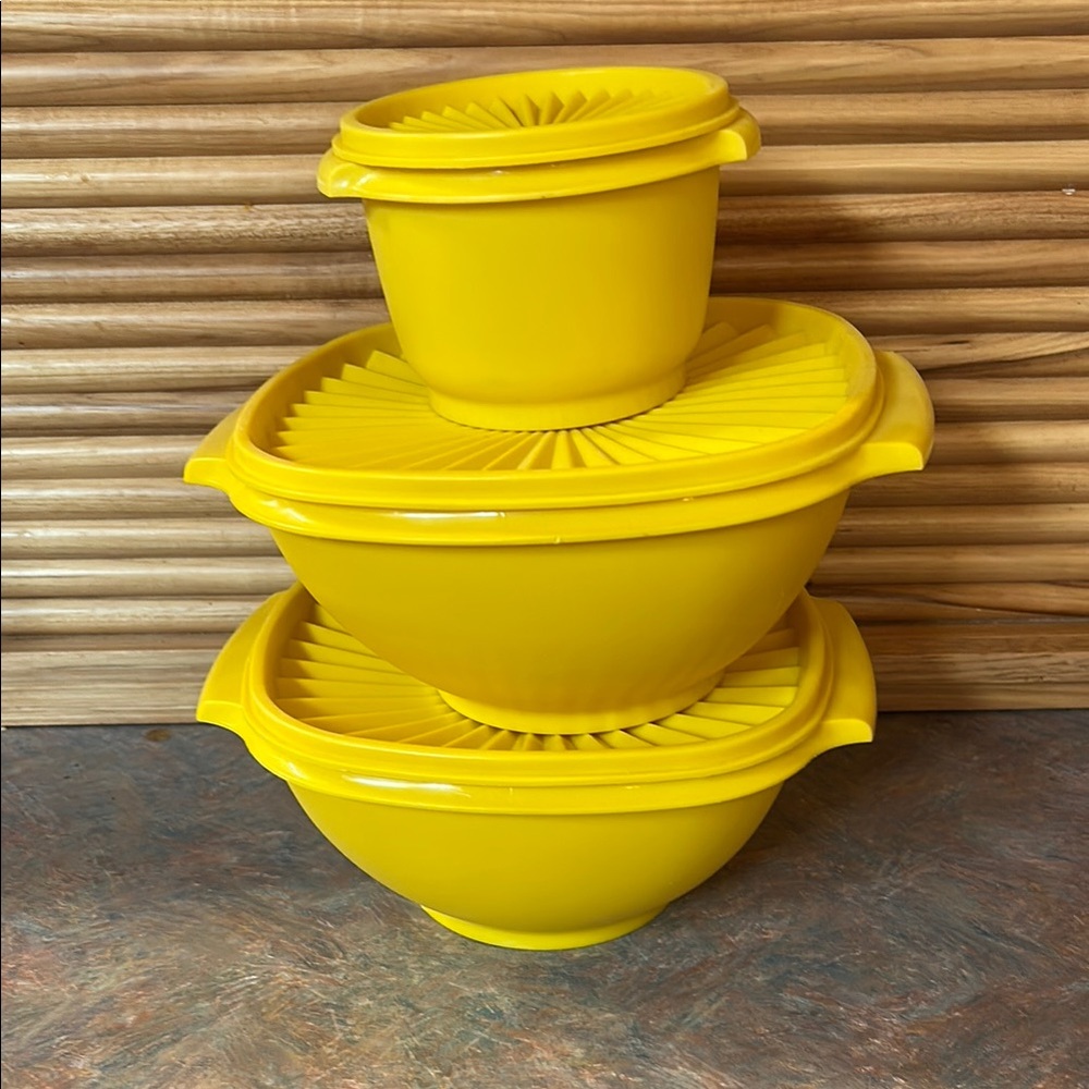 Tupperware Yellow Kitchen Bowl Set